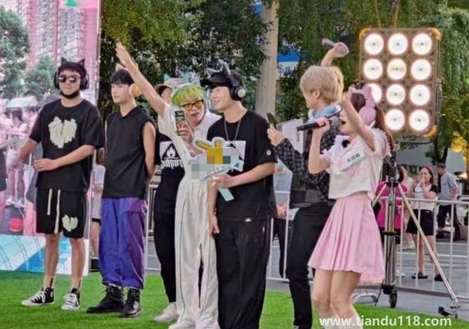 山寨男團錄制惹爭議 楊迪劉維道歉（稱硬實力才是有價值）(圖3)