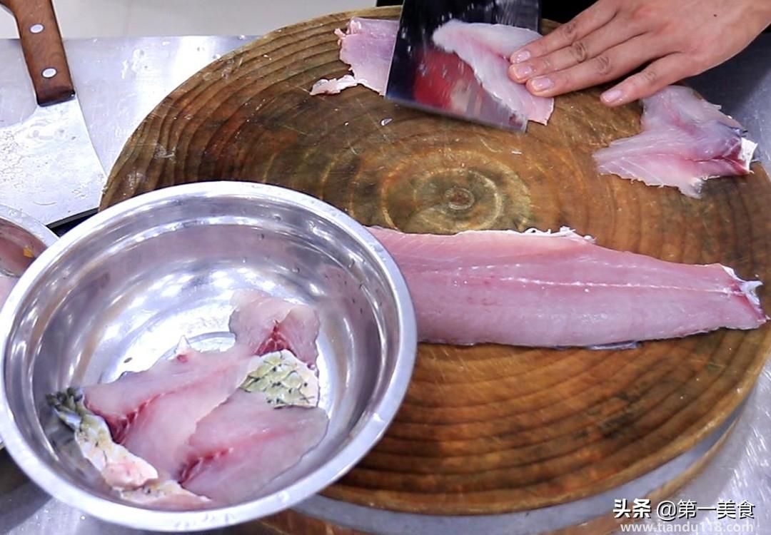 家常酸菜魚的做法（家常酸菜魚怎么做）(圖2)