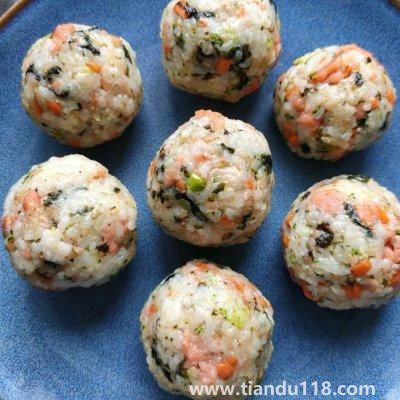 飯團(tuán)的做法(飯團(tuán)怎么做)(圖10) 飯團(tuán)的做法(飯團(tuán)怎么做)(圖10)