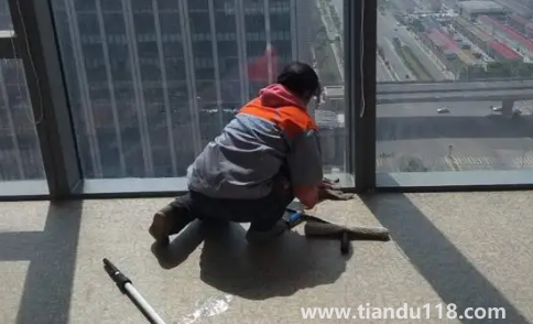 開荒保潔哪里好(開荒保潔收費標(biāo)準(zhǔn))(圖2) 開荒保潔哪里好2