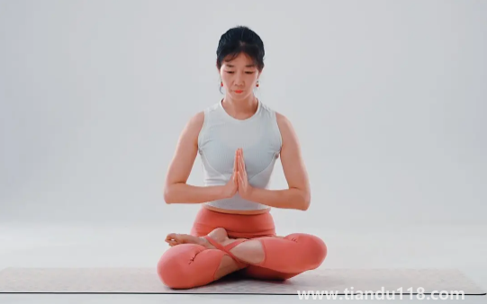 打坐時(shí)間最佳在幾點(diǎn)到幾點(diǎn)1