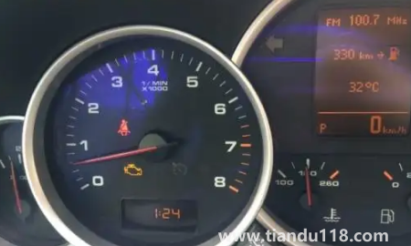 汽車水龍頭標(biāo)志亮黃燈對(duì)車有影響嗎2