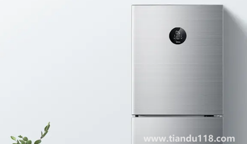 冰箱漏水接水盤在哪1