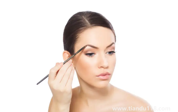 激光洗眉一般需要多少錢(qián)（激光洗眉會(huì)留下疤痕嗎）