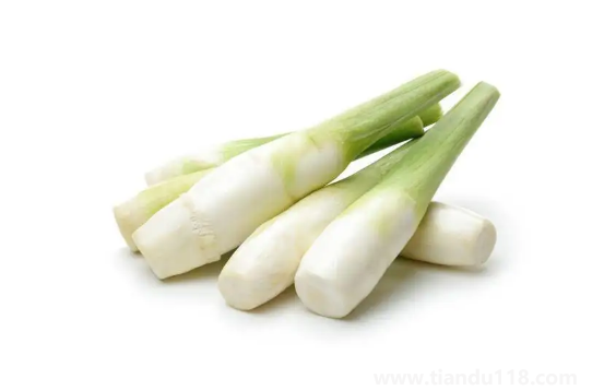 茭白怎么處理剝皮快又好吃（茭白做什么好吃）