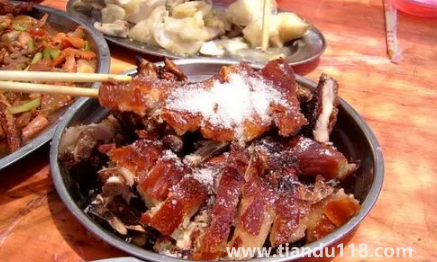 婚宴酒席價(jià)格一般多少錢(qián)2