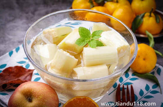 甘蔗煮水帶皮好還是不帶皮好（甘蔗煮水要去皮嗎）