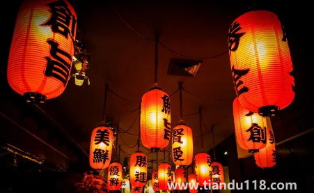 2023春節(jié)燈籠可以?huà)煲荒陠幔艋\一旦掛了就每年都要掛嗎）